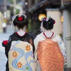 geishas on their backs
