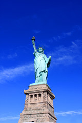 Fototapeta premium Statua Wolności na Liberty Island w New York Harbor w Nowym Jorku, Stany Zjednoczone