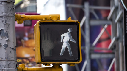Walk traffic sign © elvis901