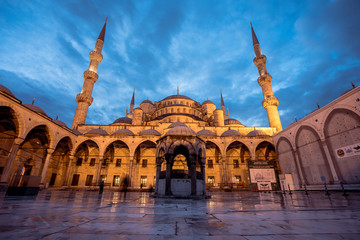 Fototapeta na wymiar Blue Mosque Istanbul, Turkey ; December 30, 2017