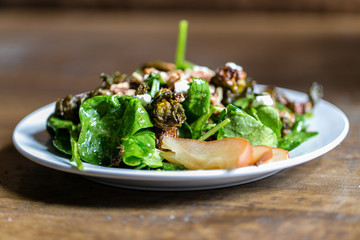 pear pecan spinach salad