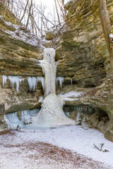 Fototapeta na wymiar Frozen Water Fall at Wildcat Canyon Starved Rock State Park Ill