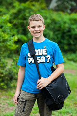 Naklejka premium Tween Boy First Day of School