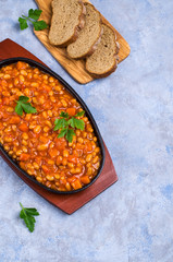 Stewed beans with vegetables
