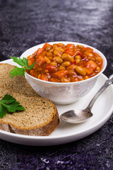 Stewed beans with vegetables