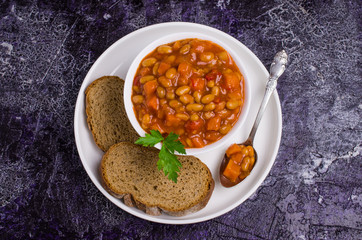 Stewed beans with vegetables
