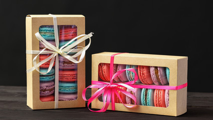 Box of fresh colorful French macaroon pastry cookies (macarons, macaroni) 