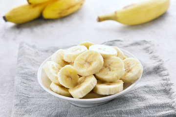 Banana slices in bowl