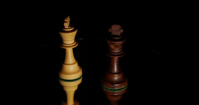 Kings Face off Chess Pieces Rotating Repressing Battle, 4K