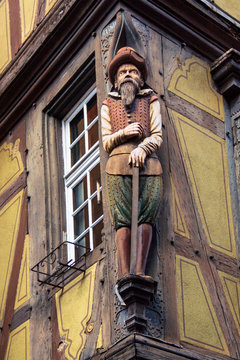 Colmar. Sculpture de bois sur la maison Pfister, Monument historique, Alsace, Haut Rhin. Grand Est