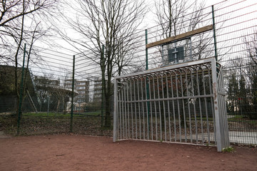 Käfiger Fußballspielplatz