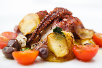 Grilled octopus with vegetables