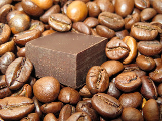 Coffee beans with dark chocolate