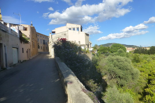 Alaró,localidad de Mallorca, en las Islas Baleares. Limita con los municipios de Consell, Binisalem, Lloseta, Mancor del Valle, Escorca, Buñola y Santa María del Camino