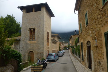 Deyá /Deia pueblo de las Islas Baleares en  la Sierra de Tramontana en la isla de Mallorca. Limita con los municipios de Valldemosa, Sóller y Buñola