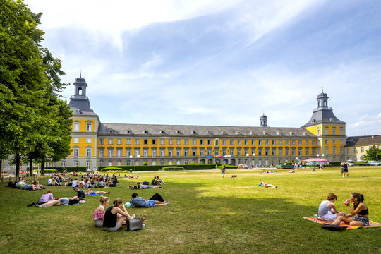 Universität Bonn, Hauptgebäude 