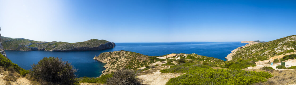 Ausblick auf Hafen von der  Burg von Cabrera aus, Colònia de Sant Jordi, Parque Nacional de Cabrera, Cabrera-Nationalpark, Cabrera-Archipel, Mallorca, Balearen, Spanien