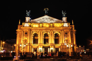 Fototapeta premium The Opera in the night city - Lviv, architectural landmark