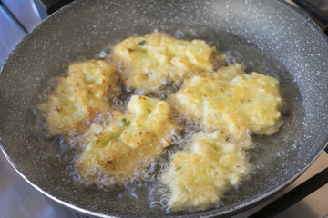 frying of vegetable fritters
