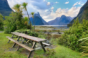 Rest area at Milford Sound (Fjordland, New Zealand)