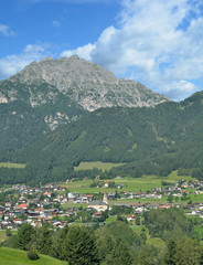 Fototapeta na wymiar Urlaubsort Telfes im Stubai,Tirol,Österreich