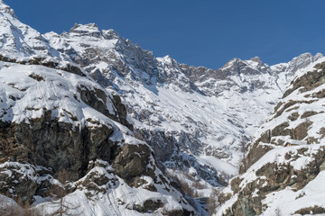 Obraz premium Italy, Cervinia, snow covered mountains