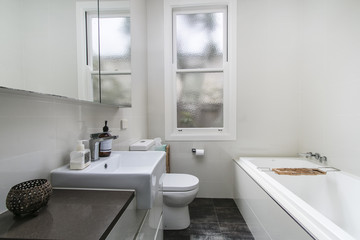 Fototapeta na wymiar Spacious bathroom, clean, beautiful, luxurious, bright room