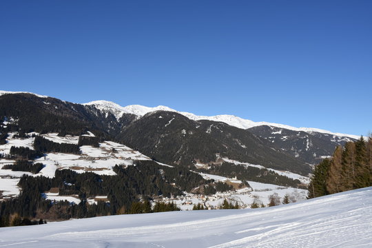 Sankt Oswald, Kartitsch, Dorf, Loipe, Langlaufloipe, langlaufen, Sport, Wintersport, Pustertal, Allee, Birke, Villgrater Berge, Weiler, Winter, Schnee, Osttirol