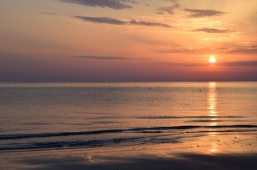 Sonnenaufgang am Meer