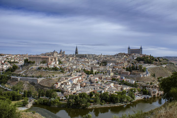 Fototapeta na wymiar ciudad monumental de Toledo, España