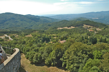 Fototapeta na wymiar Panorama sulle montagne del Casentino dal Il Santuario francescano della Verna - Arezzo