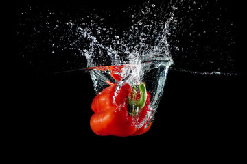 bell pepper in water with splash