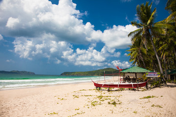 Fototapeta na wymiar Beautiful view on tropical Catian beach at Palawan, Philippines.
