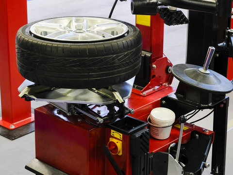 Modern tire machine in the service station
