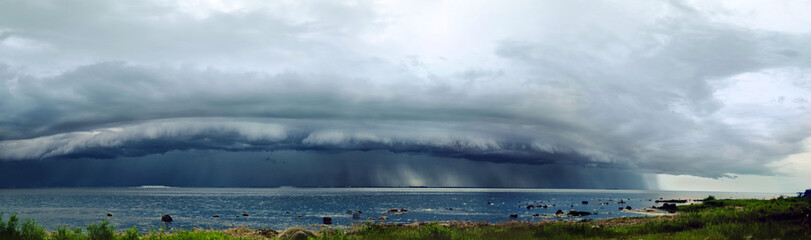 storm cell over the Bay