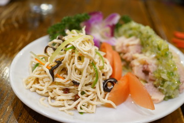 三種盛り　中華　前菜　干し豆富　蒸し鶏　