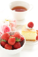 Strawberry and cheese cake