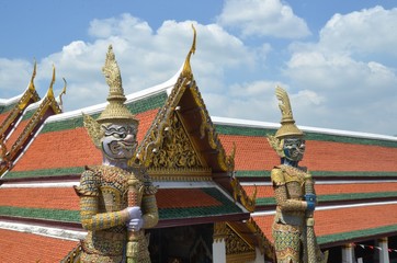 Fototapeta premium Démons protecteurs du palais Royal de Bangkok