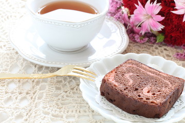 strawberry and chocolate pound cake