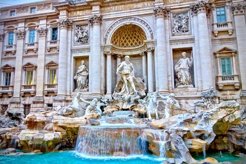 Fototapeta na wymiar Fontana di Trevi with turquoise water, Rome, Italy
