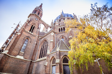 Fototapeta premium Kościół Maria vom Siege był rzymskokatolickim kościołem parafialnym przy Mariahilfer Gürtel w XV wiedeńskiej dzielnicy Rudolfsheim-Fünfhaus, który w 2015 roku został przekazany Kościołowi Koptyjskiemu.