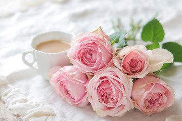 Obraz na płótnie Canvas tea with roses 2