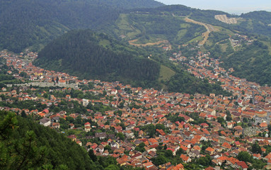Fototapeta na wymiar View from the top of Tampa mountain over Brasov city
