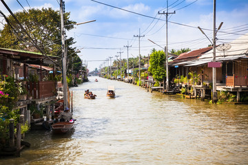 Obraz premium Floating markets in Damnoen Saduak, Thailand.