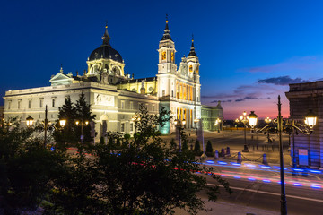 Fototapeta na wymiar Catedral de la almudena de Madrid,Spain