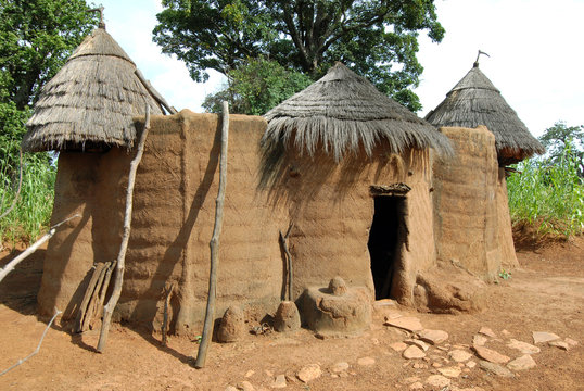 Tata Somba, habitation traditionnelle avec grenier &agrave; mil, B&eacute;nin, Afrique