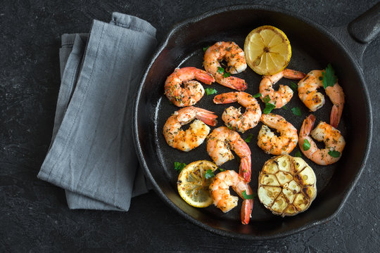 Roasted shrimps with lemon and garlic