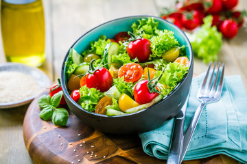 Salat mit frischem Gemüse