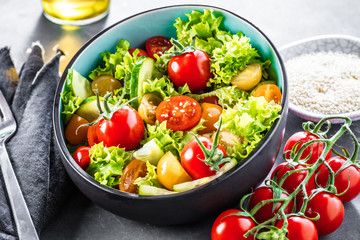 Salat mit frischem Gemüse