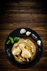 Chicken legs with mushroom sauce